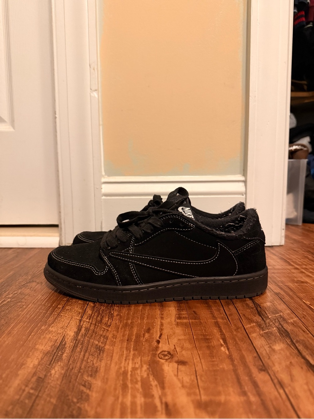 Travis Scott Men’s Black Suede Low-Top Sneakers